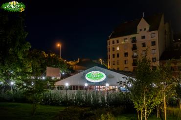 Jégkert Nyáron (májustól szeptemberig)